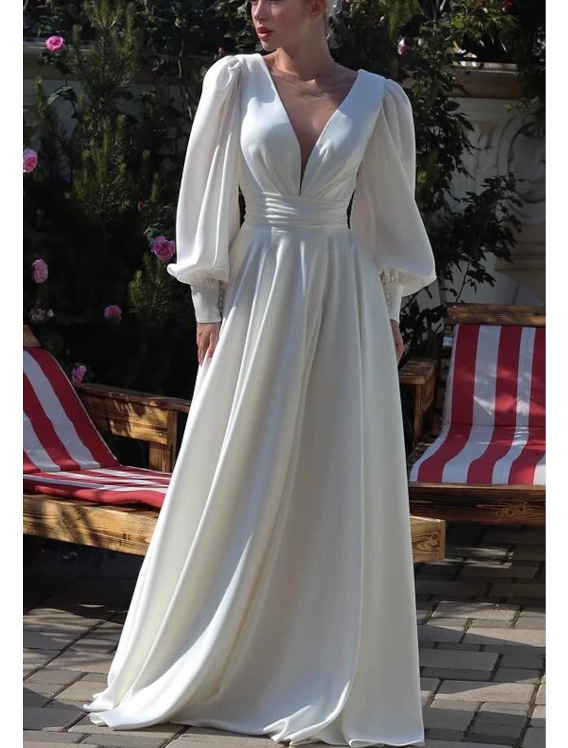 Wedding Dresses A-Line V Neck Long Sleeve Court Train Chiffon Bridal Gowns With Pleats Solid Color Lace V-neck Dress